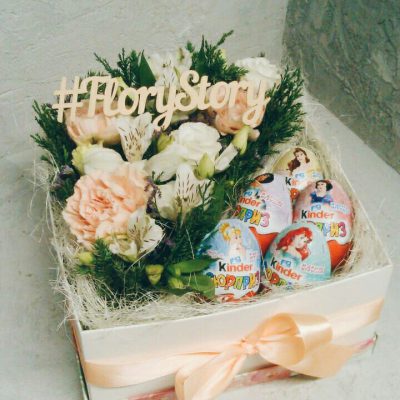 коробки с цветами и сладостями