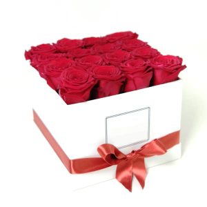квадратная коробка с розами Брест 007