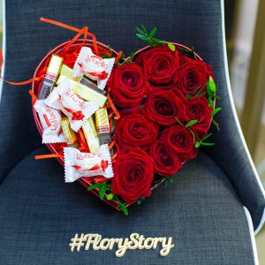 Сердце с розами, рафаэлло, конфетами мерси в Бресте с бесплатной доставкой